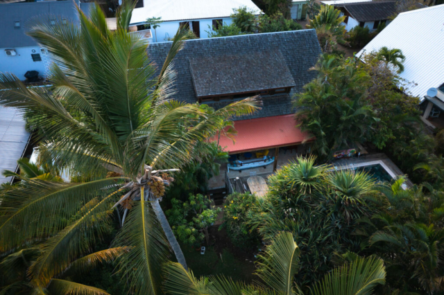 Photo d'une vue aérienne de l'avant de la maison